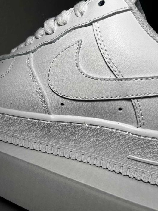 Nike Air Force 1 Triple White 36,37,38,39.40,41,42,43,44,45,46,47
