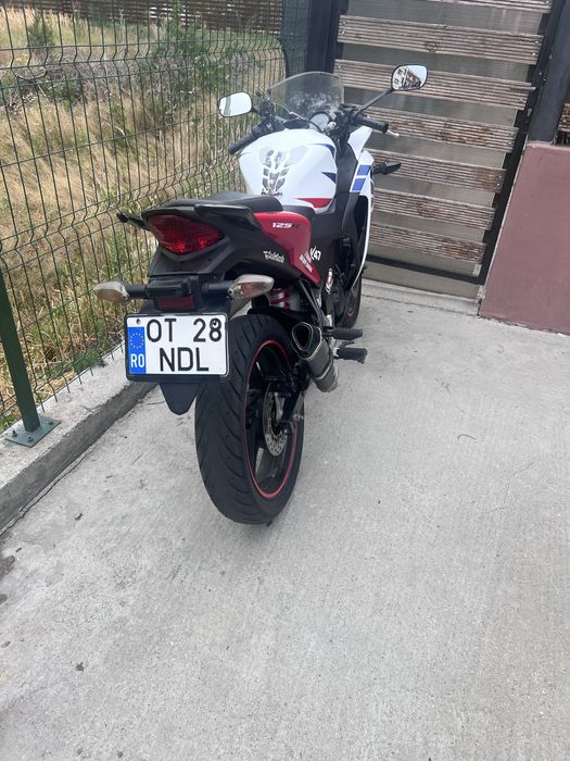 Honda cbr 125R 2016