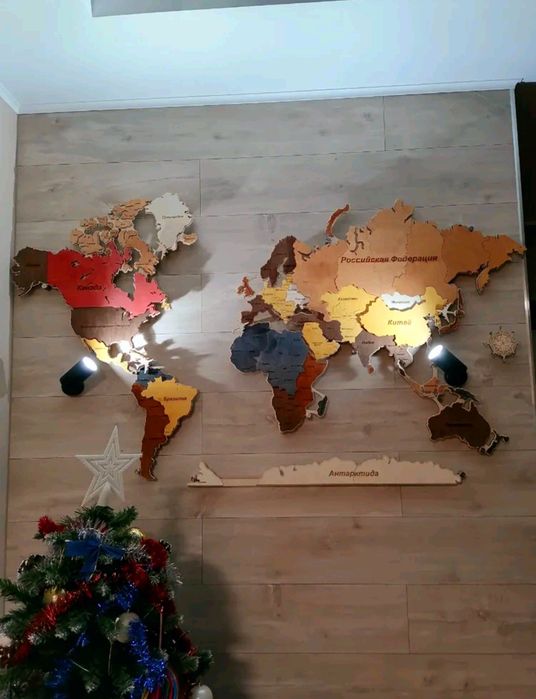 Карта мира из дерева. Настенный декор. Подарок. Карта мира детям