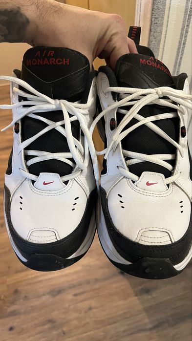 Nike air monarch