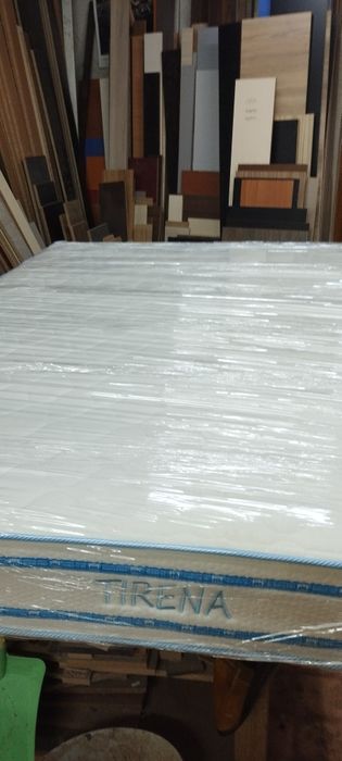 Продавам матрак НАНИ ,,Тирена,,и подматрачна рамка 160*200