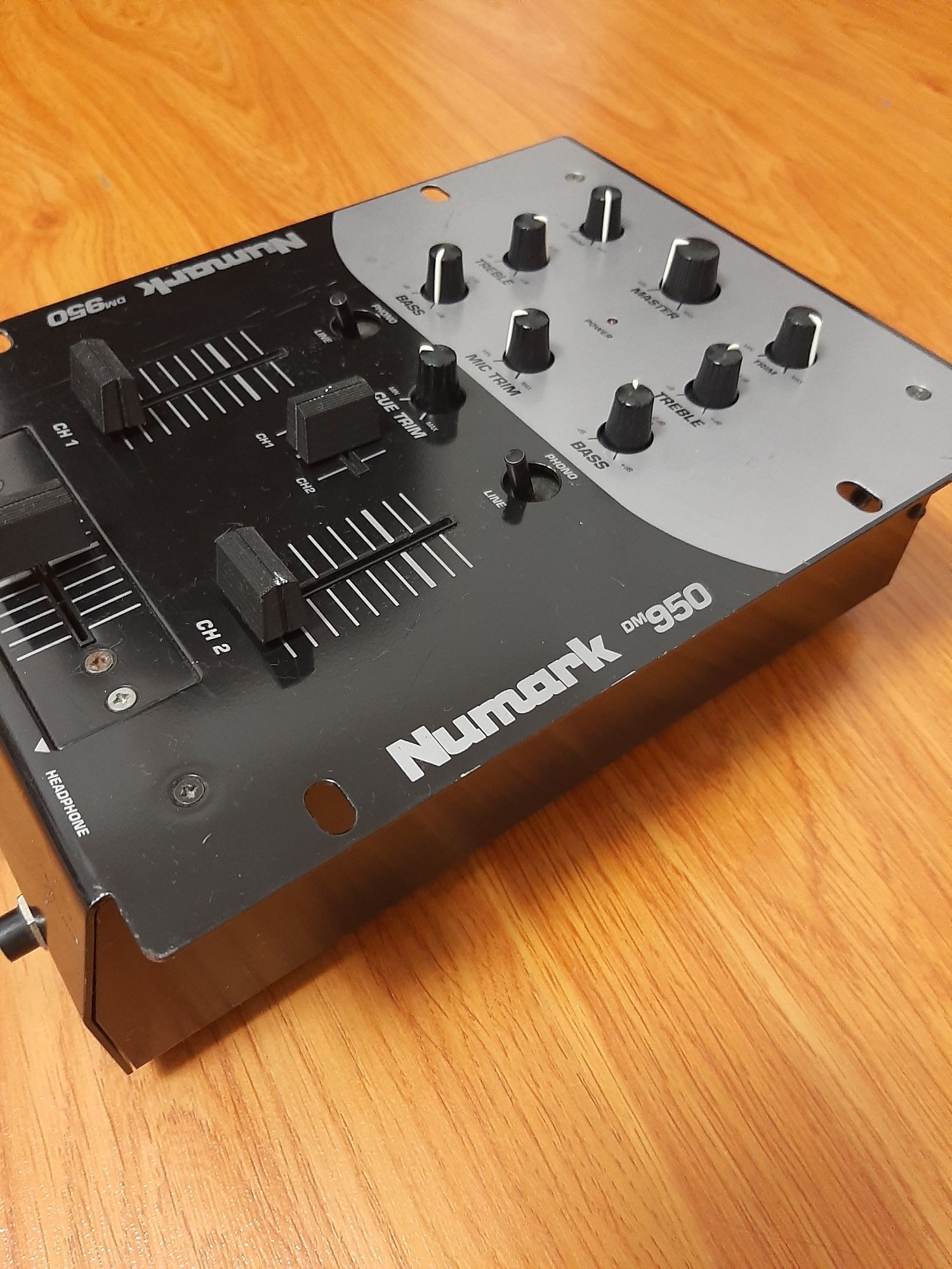 Mixer Numark DM 950