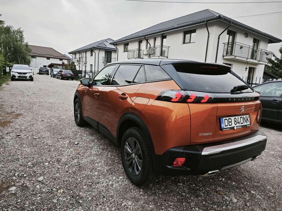 Peugeot 2008 1.2 benzina - 2022