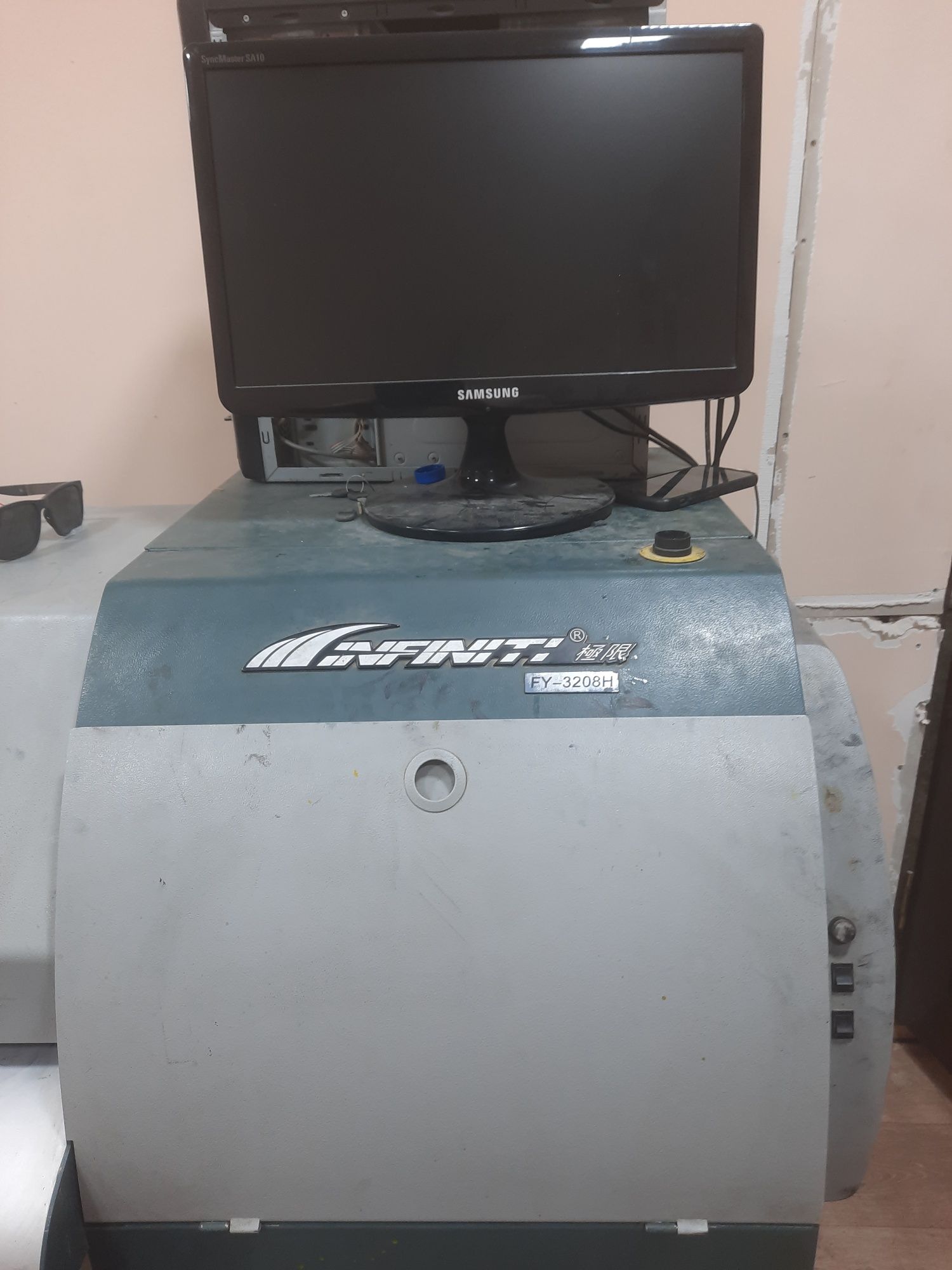 Solvent printer sotiladi Infiniti 3208