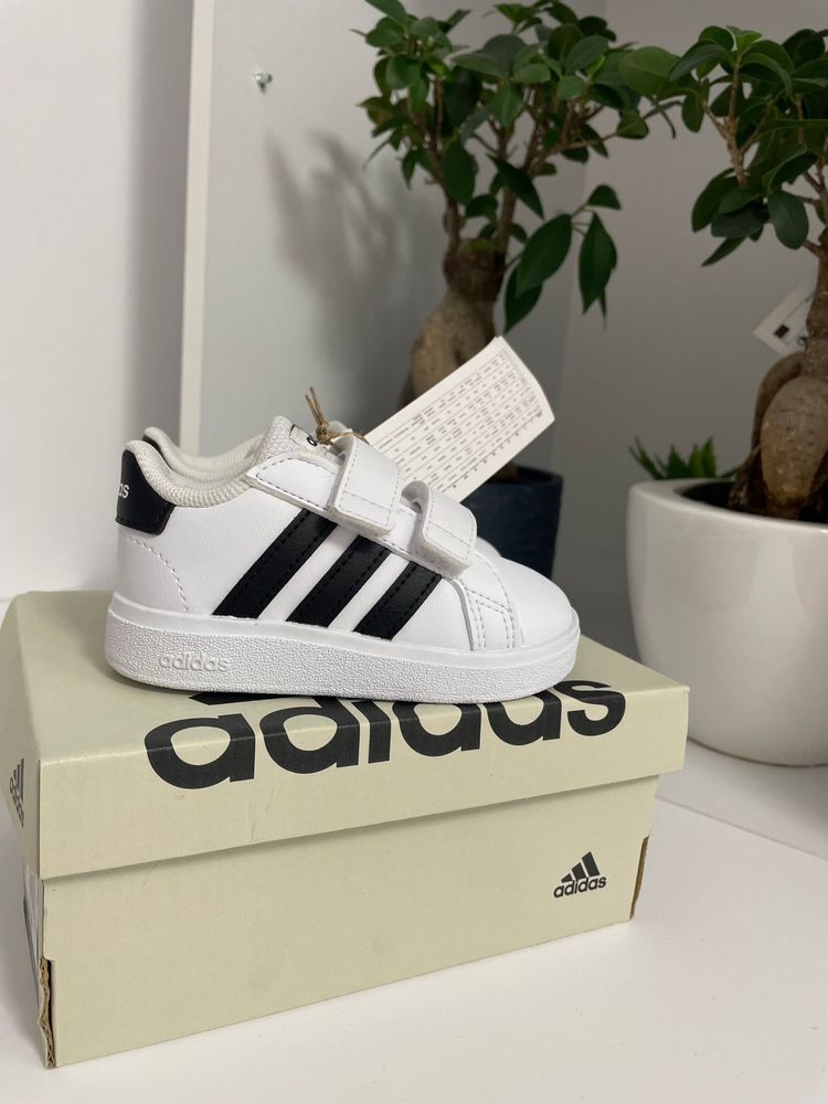 Adidasi Adidas marime 20