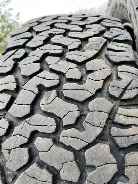 BF Goodrich T/A KO2 265/75/16