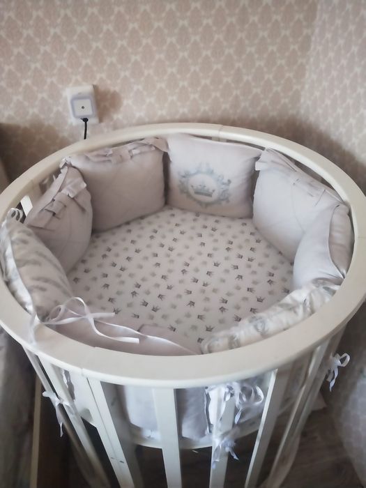 Кроватка трансформер в хорошем состоянии.