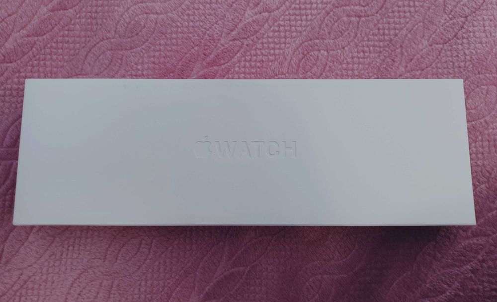 Нов смарт часовник Apple Watch Series 10, размер S/M.