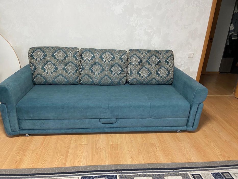 Диван в хорошем состоянии