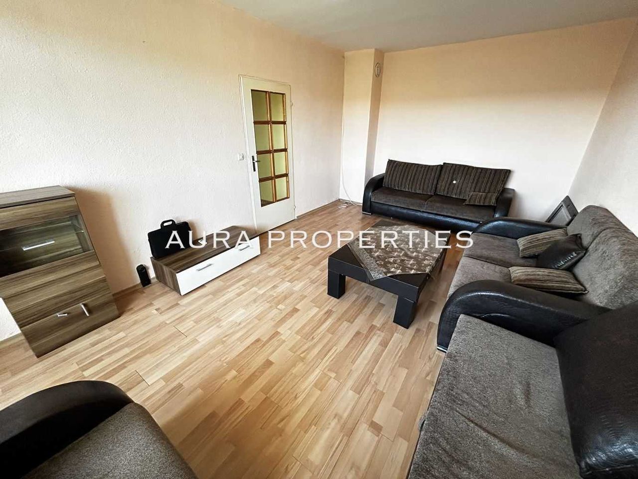 Продава се Едностаен апартамент в Разград, Орел - 45 кв.м за 963 €/кв.м - Снимка #1