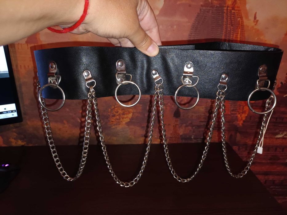 кожен колан с вериги