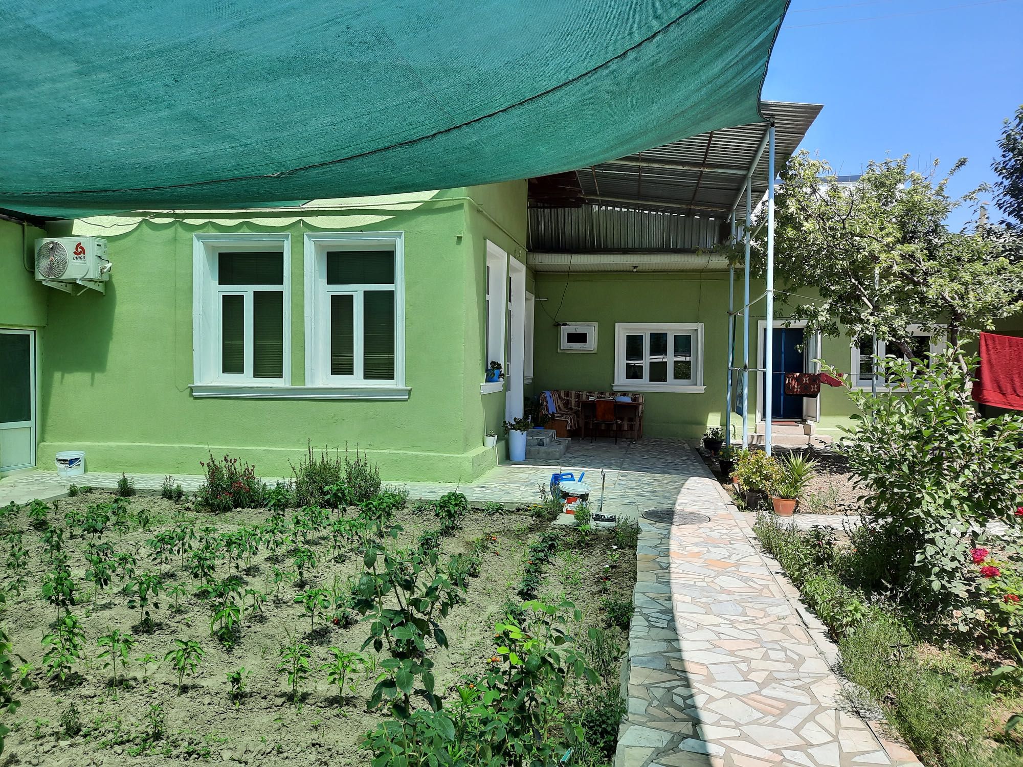 Срочно!!! Продажа участка с бассейном и с сауной! Рядом с куйлюк базар