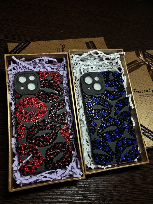 Чехлы на IPHONE 13 и IPHONE 15