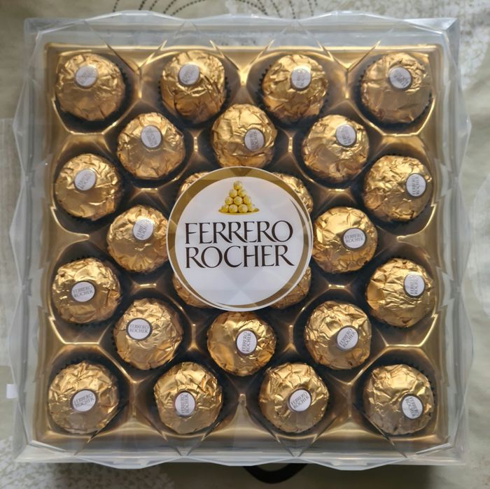 Коробка конфет FERRERO ROCHER