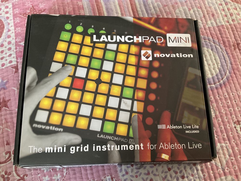 MIDI контроллер novation launchpad mini MK2