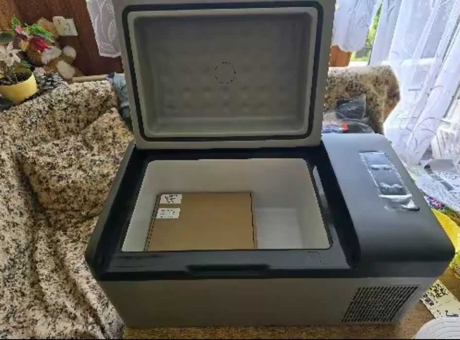 Компресорен хладилник/фризер за кемпер,каравана,автомобил12/24в