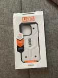 Husa iPhone 14 Pro UAG