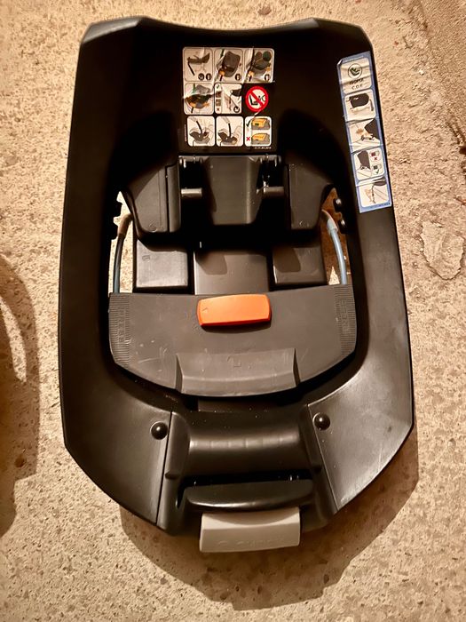 Продавам столче за кола Cybex Aton + Isofix база