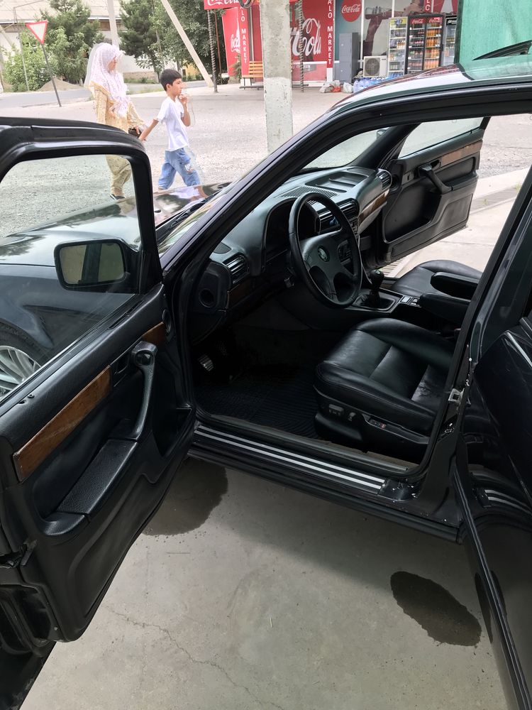 BMW 7seria E32 735i