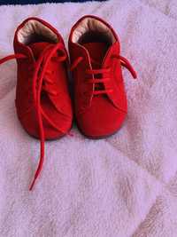 За бебета обувки