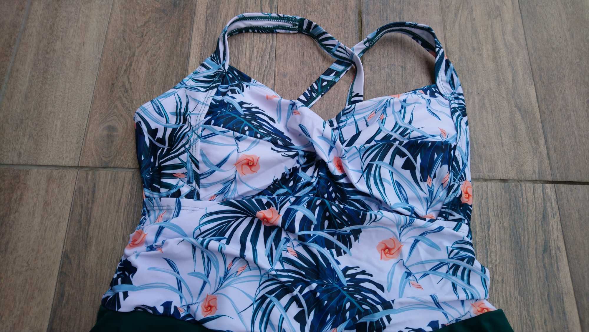 Costum de baie tip rochita nou doar probat 2XL