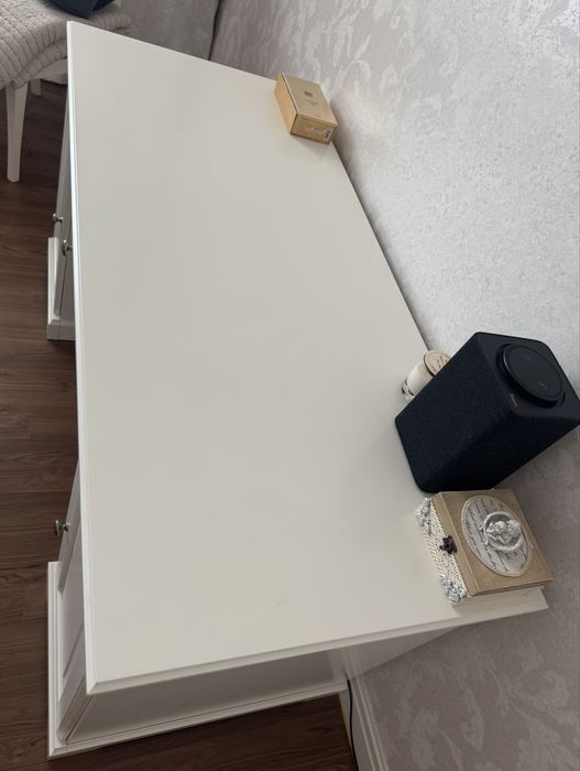 Деревянный рабочий стол