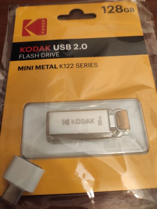 Продам флешку Kodak 128gb
