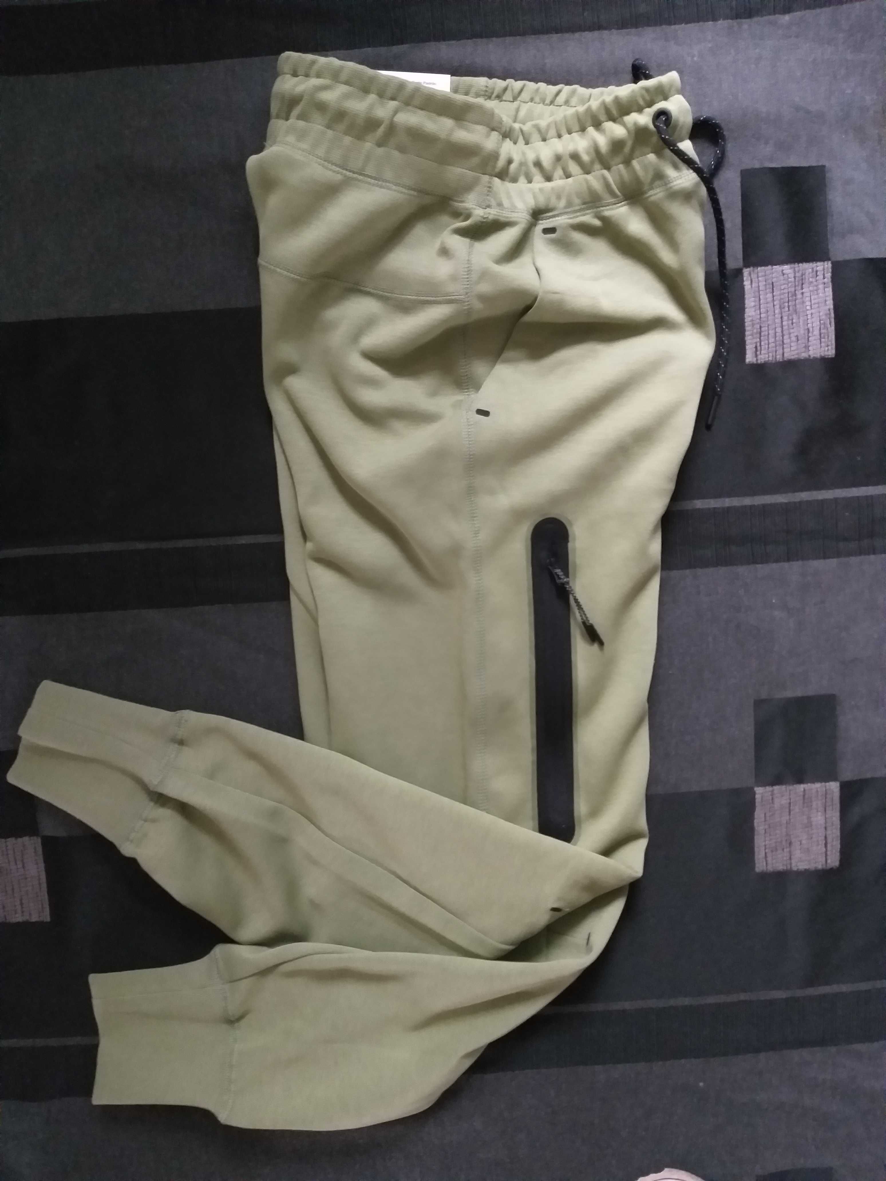 Nike Tech Fleece Pants W -  дамско долнище НОВО 2ХС