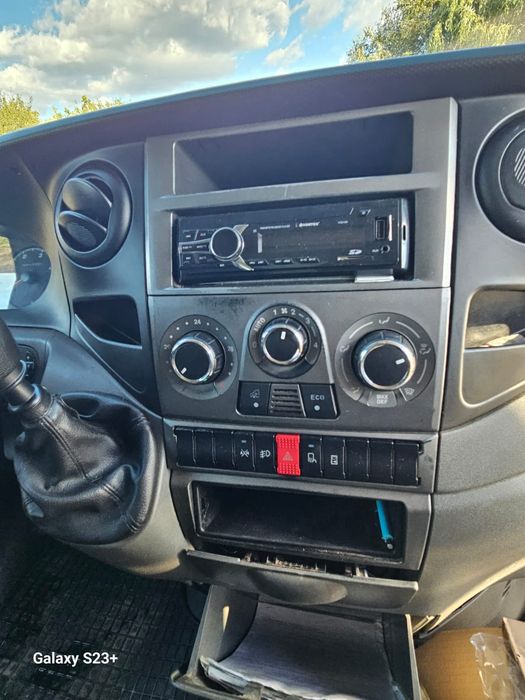 Iveco daily cu lift