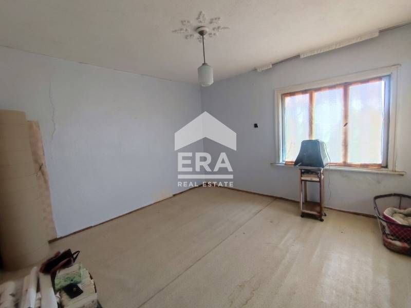 Прекрасна двуетажна къща в село Клокотница