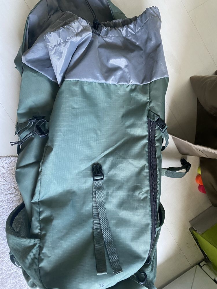 Туристическа раница Quechua 35L