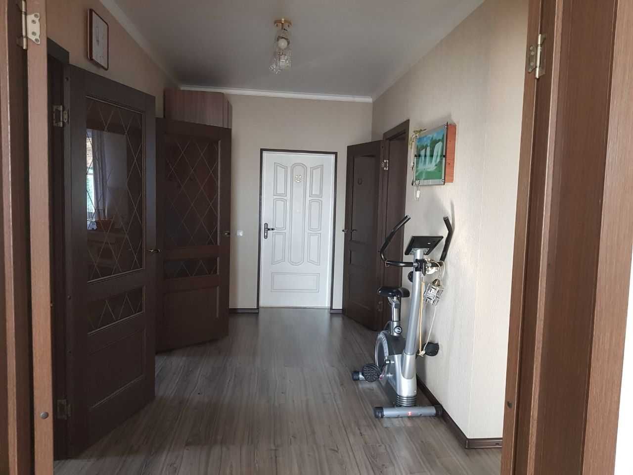 Продам тёплый, благоустроенный дом по улице Клары Амировой, 22а, кв. 1