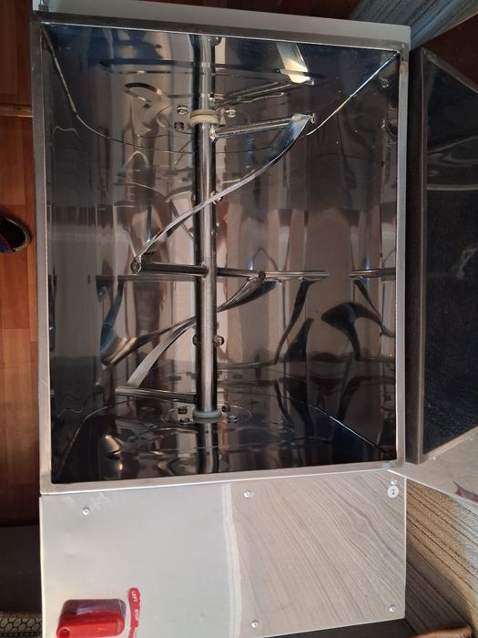 Тесто мес и тестораскатка