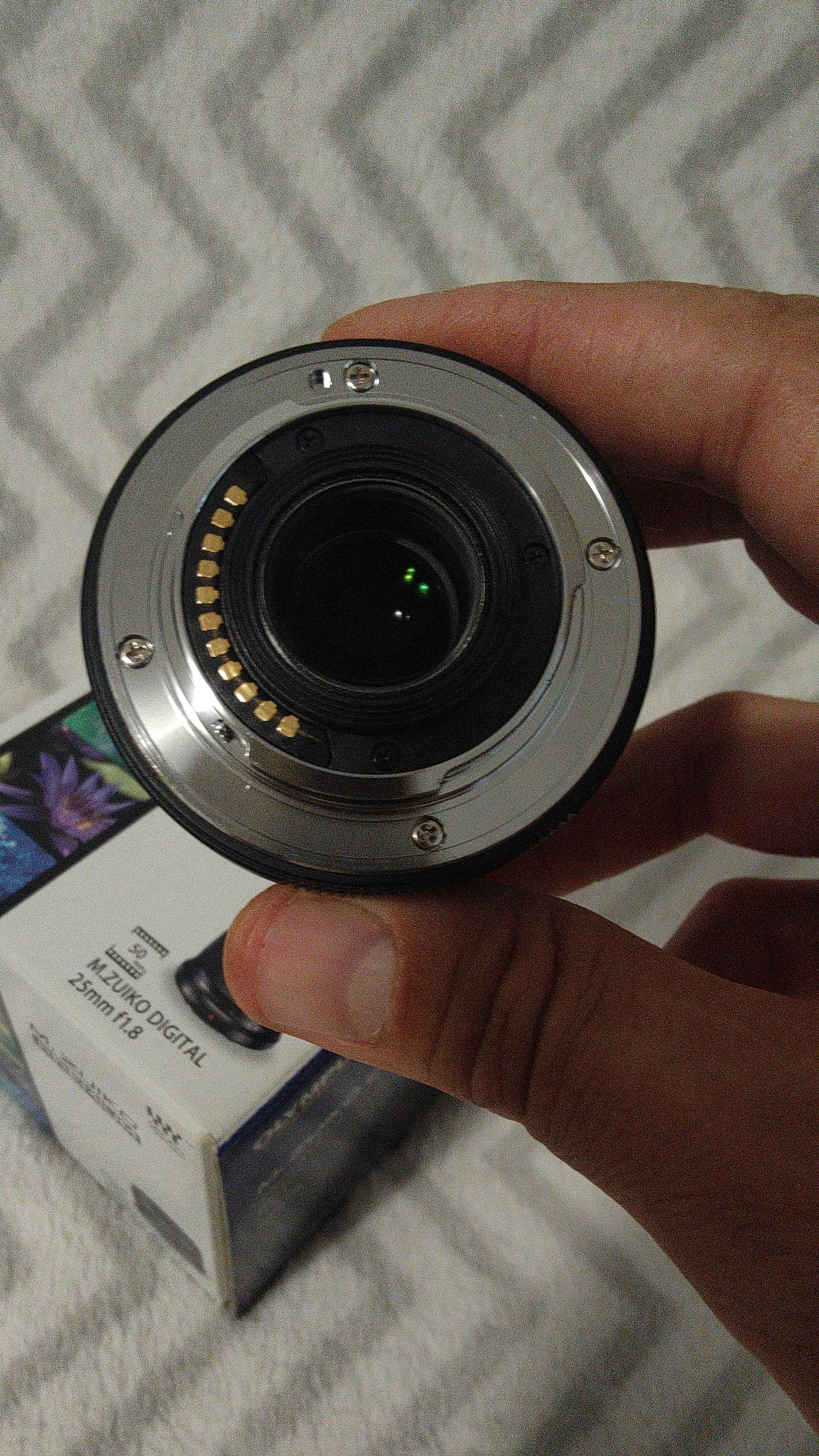 Obiectiv Olympus 25mm f1.8 M.ZUIKO PREMIUM