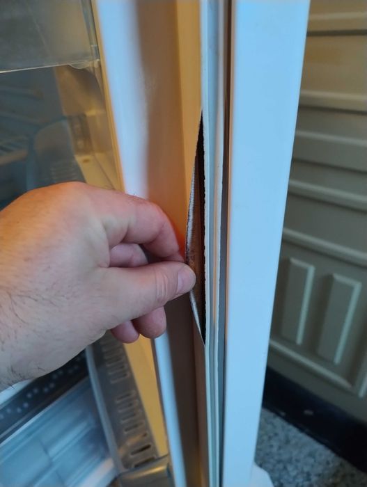 Бял Хладилник Веко