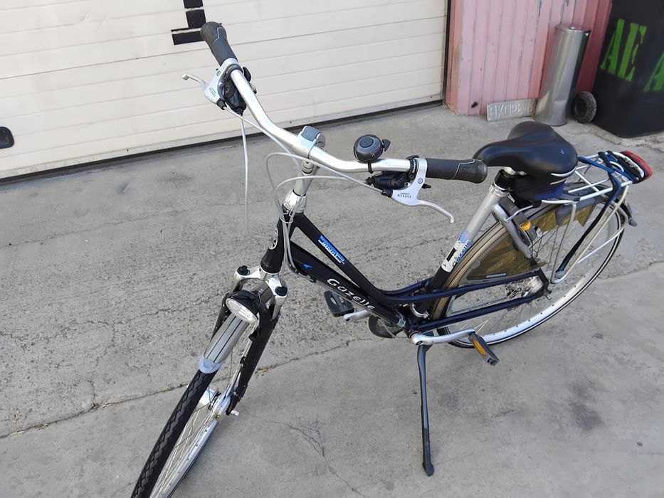 Vând bicicleta gazele din aluminiu pentru damă