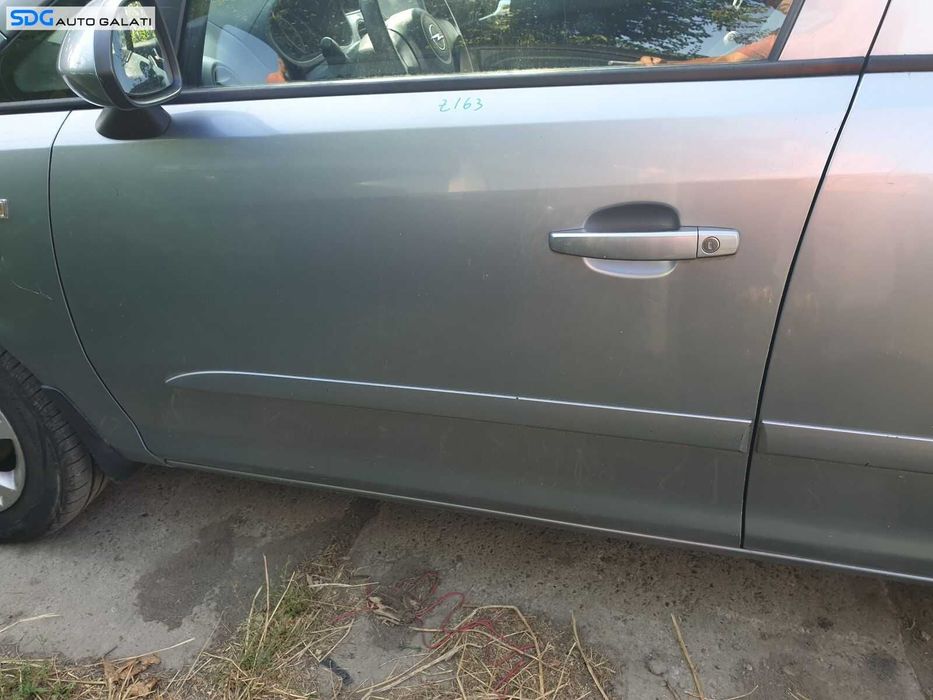 Bandou Ornament de pe Portiera Dreapta Fata Opel Corsa D 2006 - 2014 Culoare Z163 [C0012]