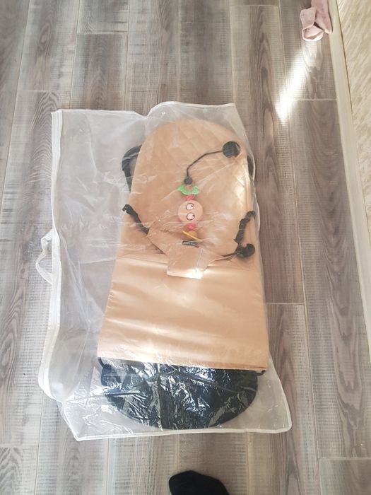 Детски кроватка , шизлонг сама качаюшая очень удобная вещь.