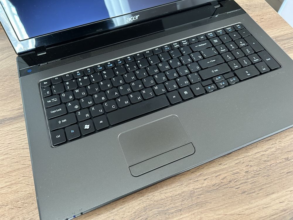 Ноутбук Acer, проц i3, ssd+hdd, большой 17,3 экран