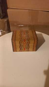 Стара дървена кутия с отделения