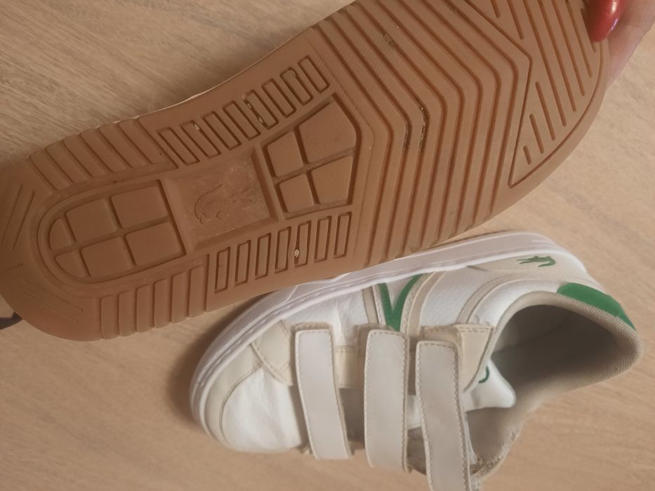 Vand 2 perechi de pantofi sport copii