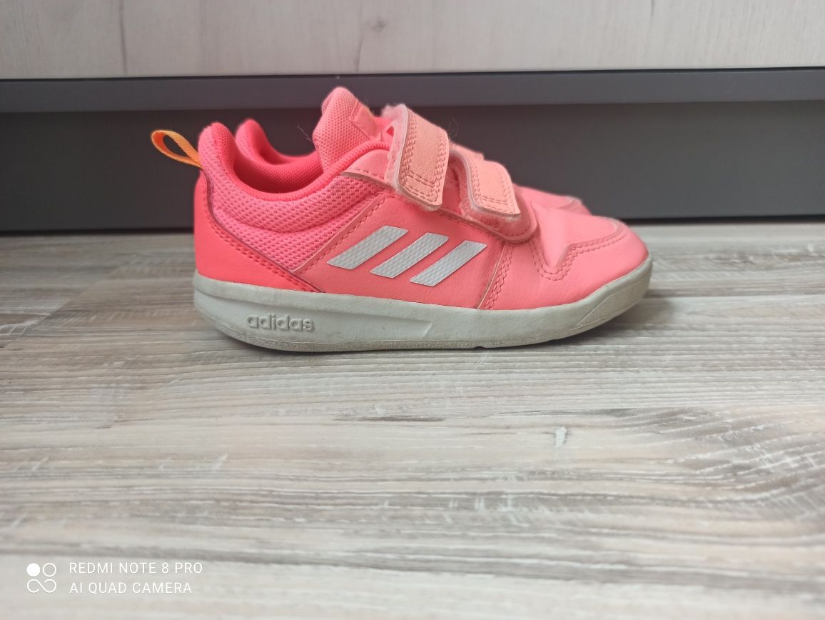 Маратонки adidas ном. 25