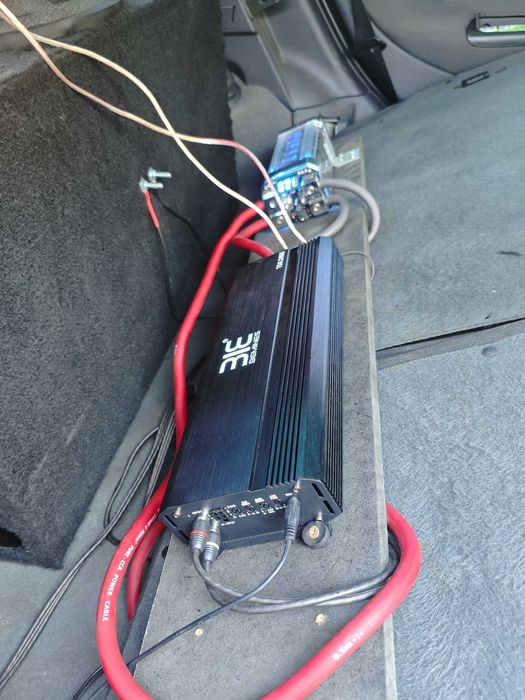 Продавам комплект субуфер, усилвател, кондензатор и инсталация