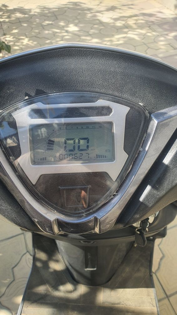 Продаётся скутер Bikeland недорого