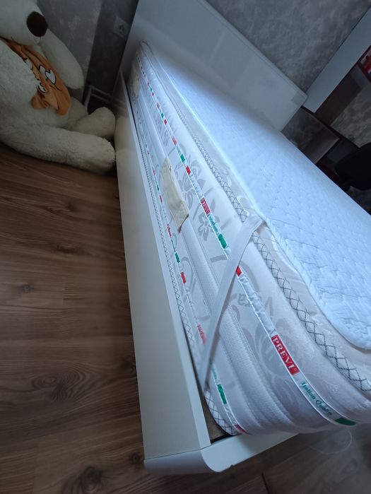 Pat dormitor și saltea ortopedica