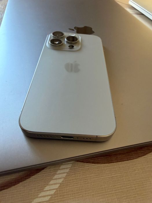 Iphone 15 PRO Natural Titanium