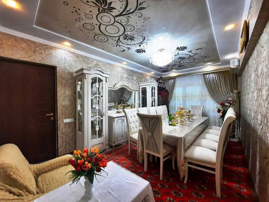 Квартира на Юнус Раджабий 4/4/4 общ пл 82м ,2 балкона с обстановкой