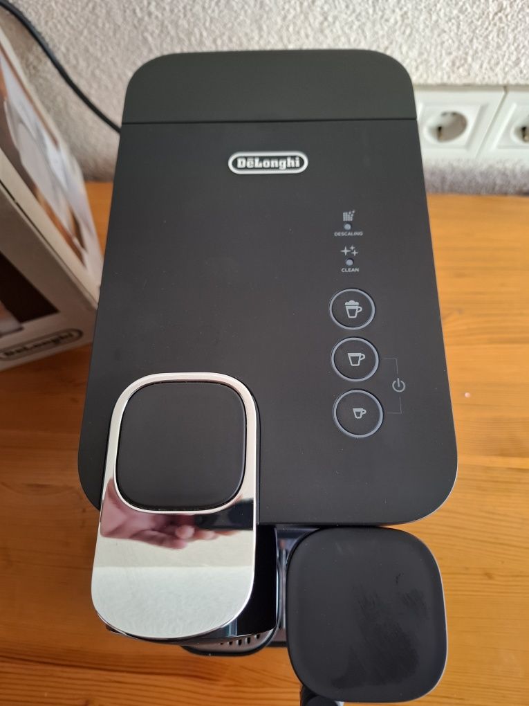 Кафемашина с капсули Nespresso EN-500.W Lattissima One, 19 bar, 1400 W