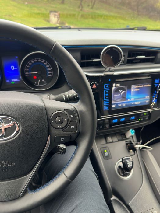 Toyota Auris 1.8 Hybrid