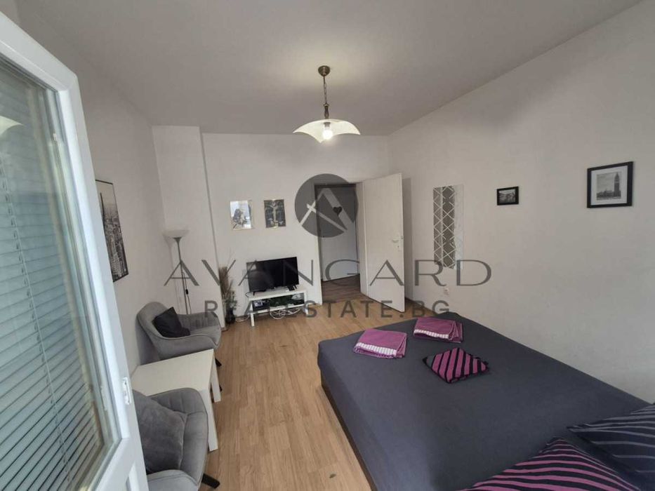 Продава се Едностаен апартамент в Пловдив, Център - 35 кв.м за 2215 €/кв.м - Снимка #1